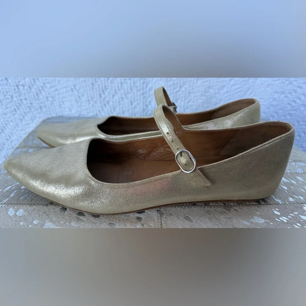 COCLICO Dream Mary Jane Iris Iridescent Leather in Gold size 39.5 US 8.5 -9